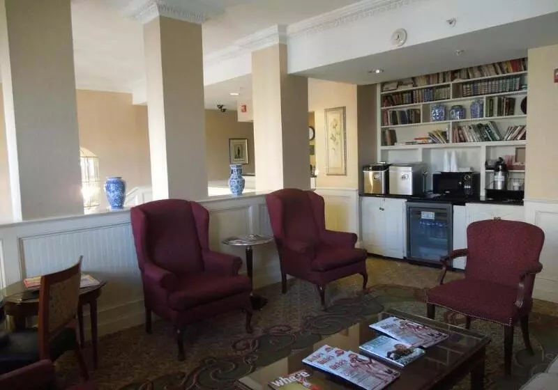 Hotelli Dupont Circle Embassy Inn By Found