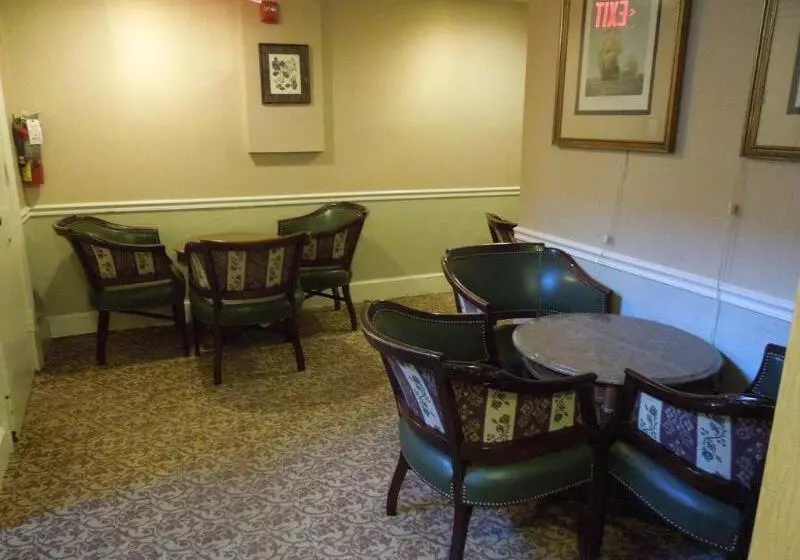 Hotelli Dupont Circle Embassy Inn By Found