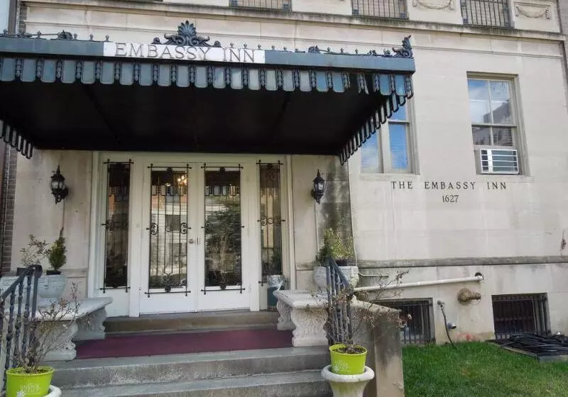 Hotelli Dupont Circle Embassy Inn By Found