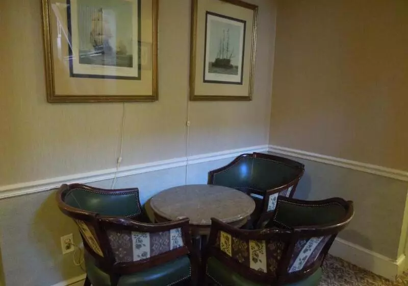 Hotelli Dupont Circle Embassy Inn By Found