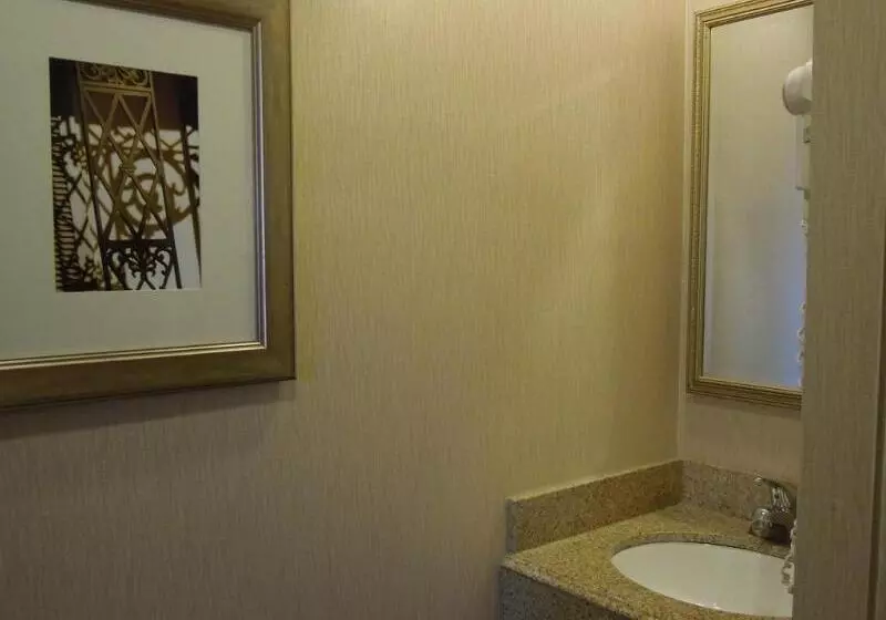 Hotelli Dupont Circle Embassy Inn By Found