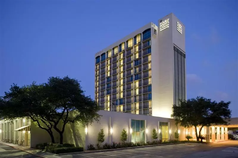 فندق Four Points by Sheraton Houston Memorial City