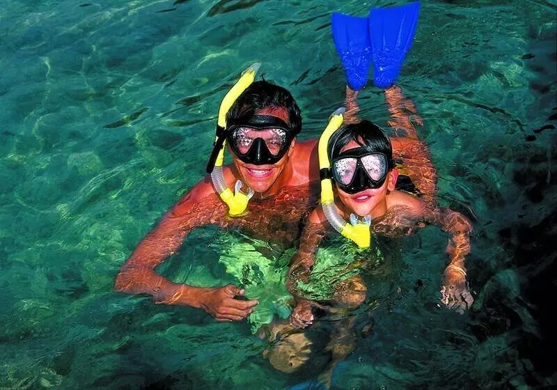 בית מלון כפרי Four Seasons Resort Lana I