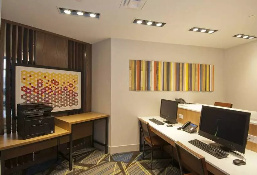 هتل Holiday Inn Express & Suites Johnstown, An Ihg