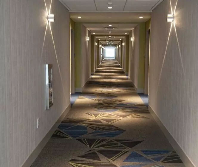 هتل Holiday Inn Express & Suites Johnstown, An Ihg