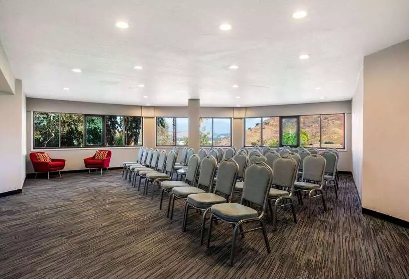 בית מלון כפרי La Quinta By Wyndham Pomona