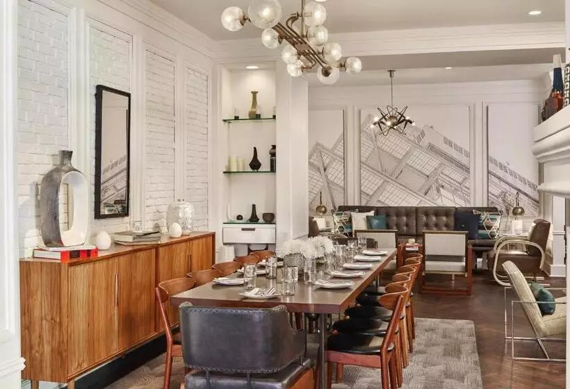 Отель Le Méridien Indianapolis