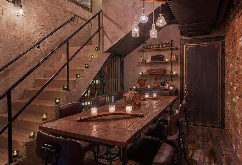 هتل Le Méridien Indianapolis