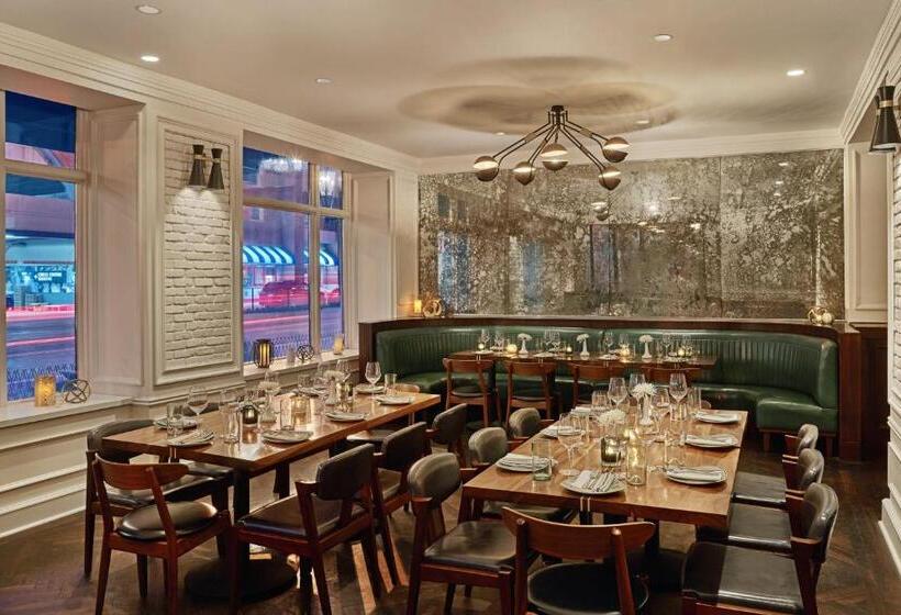 هتل Le Méridien Indianapolis