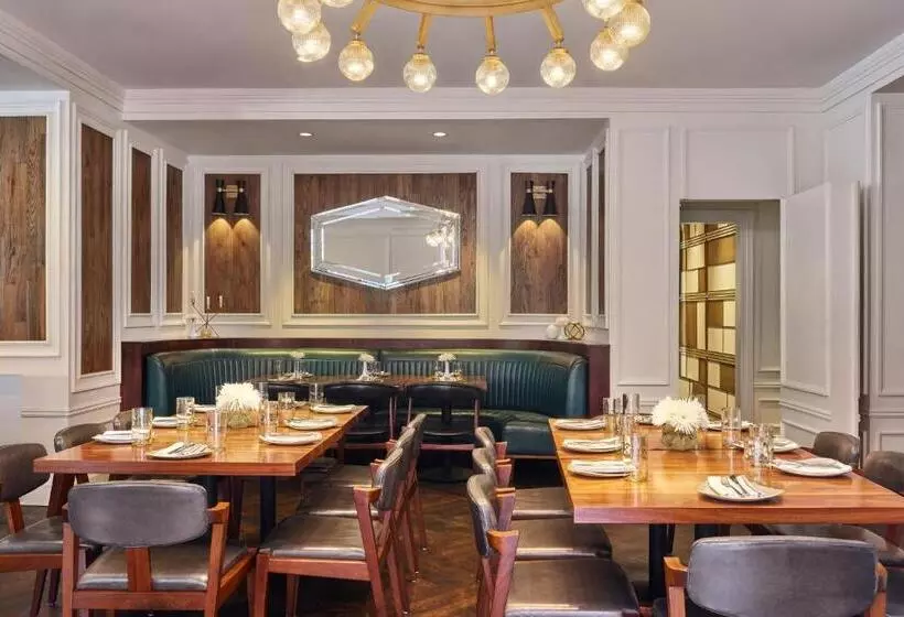 Отель Le Méridien Indianapolis