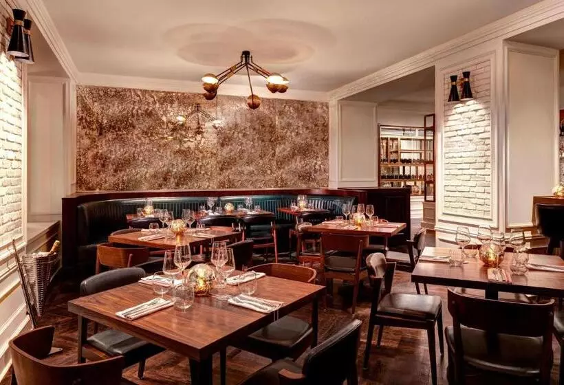 Отель Le Méridien Indianapolis