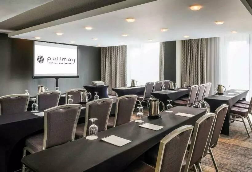 Отель Pullman Miami Airport