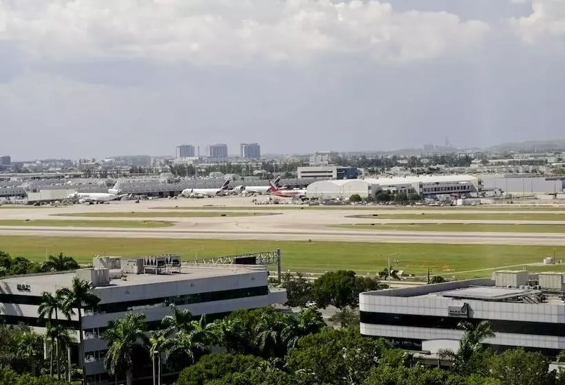 Отель Pullman Miami Airport