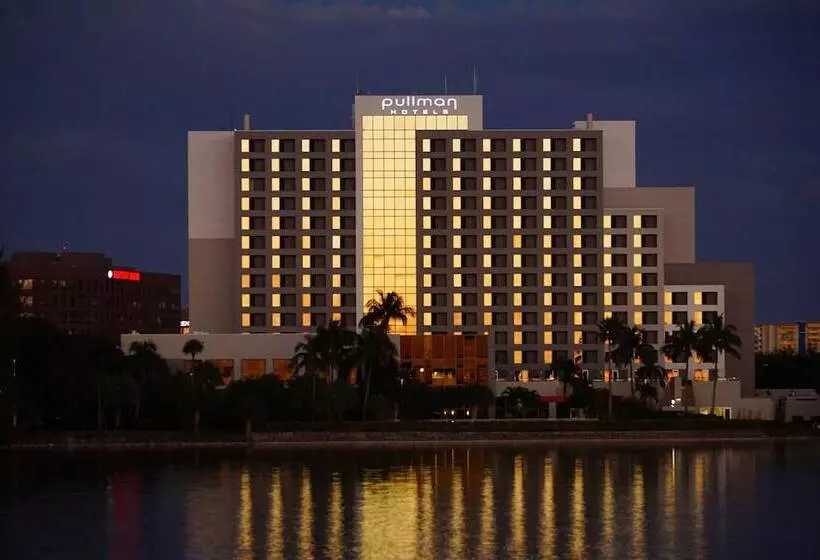 Отель Pullman Miami Airport