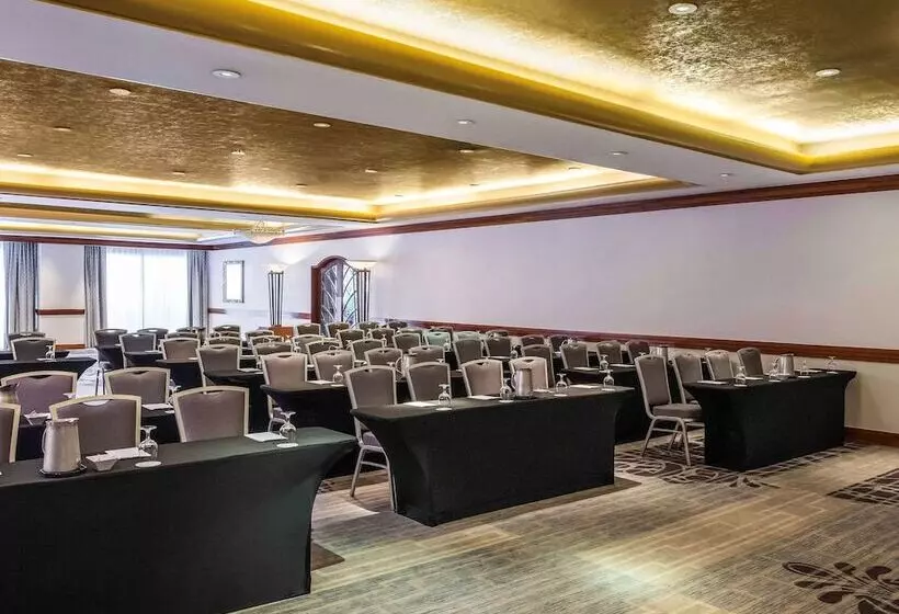 Отель Pullman Miami Airport