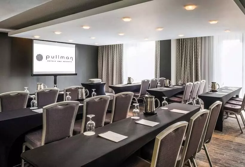 Отель Pullman Miami Airport