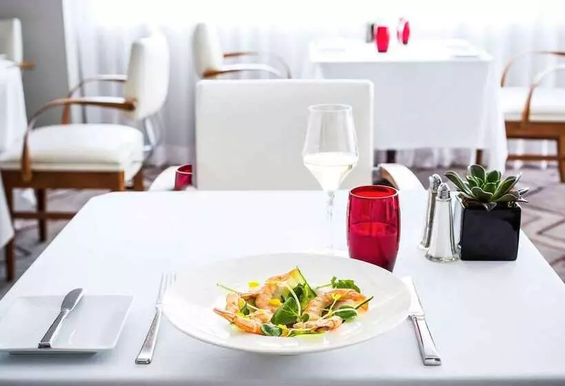 Отель Pullman Miami Airport