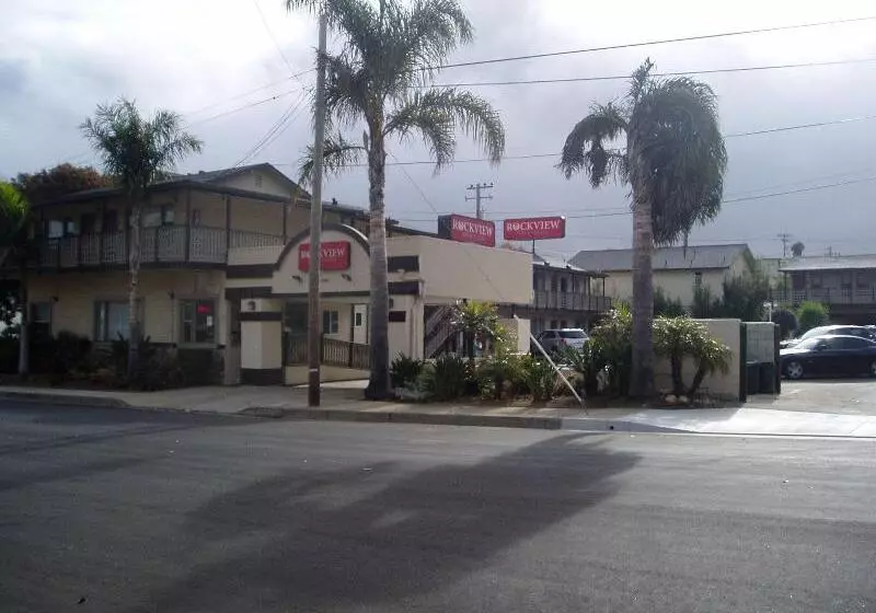 Отель Rockview Inn And Suites