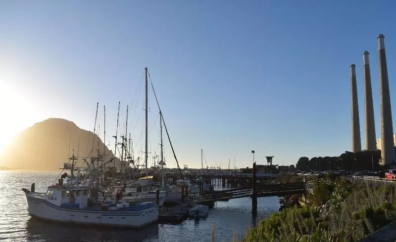 Отель Rockview Inn And Suites