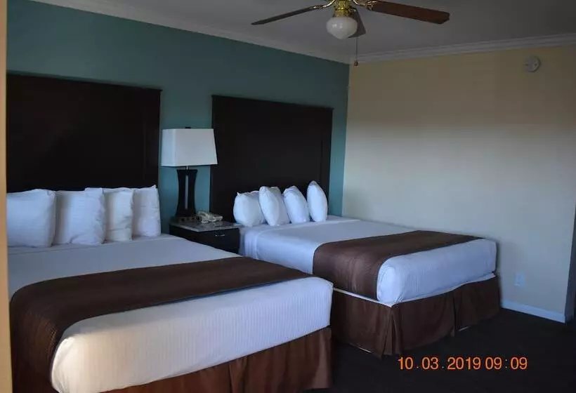 Отель Rockview Inn And Suites