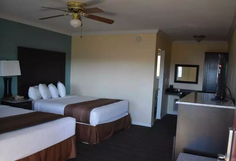 Отель Rockview Inn And Suites