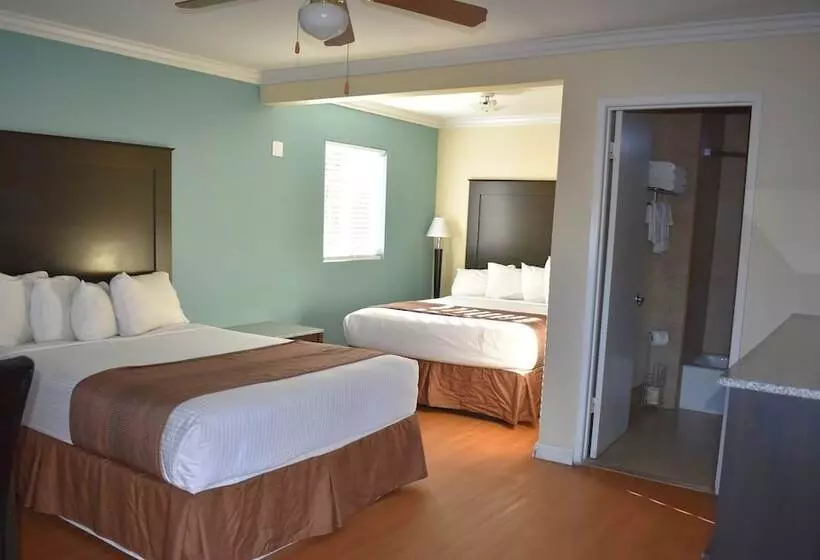 Отель Rockview Inn And Suites