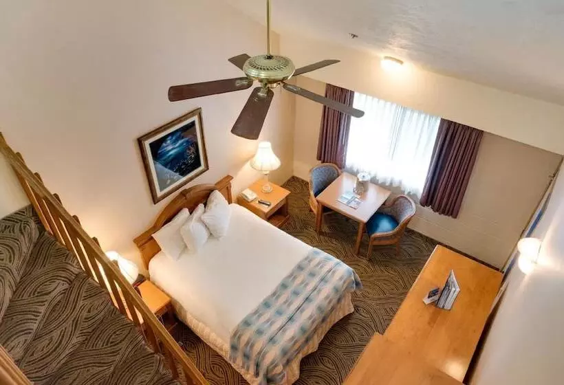 Otel Promenade Inn & Suites Oceanfront