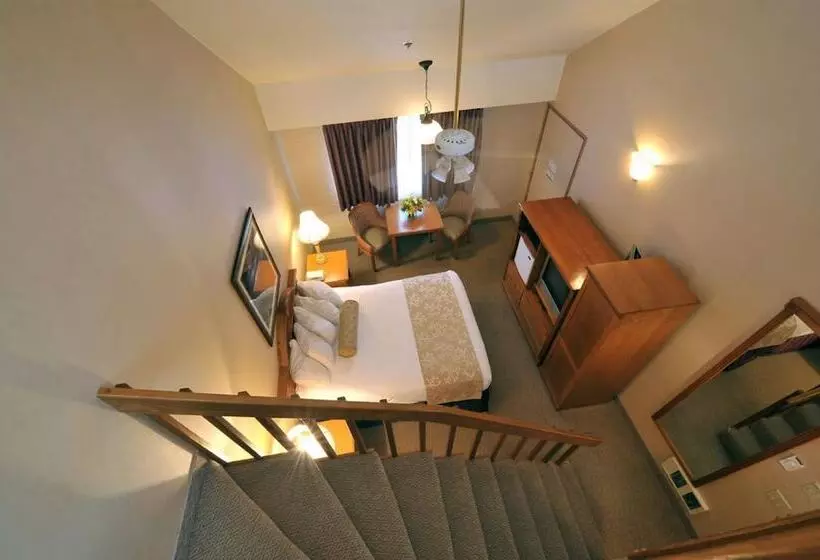 Otel Promenade Inn & Suites Oceanfront