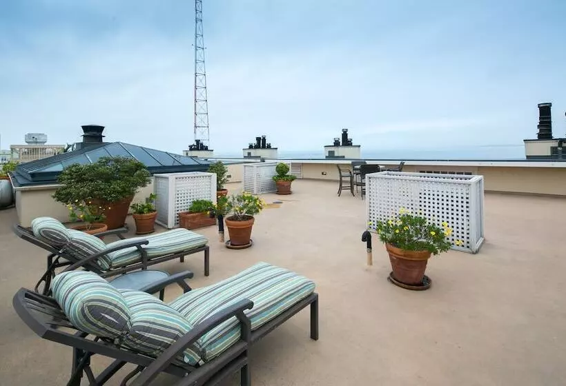 فندق Spindrift Inn