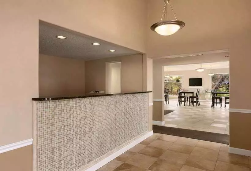 ホテル The Suite Inn