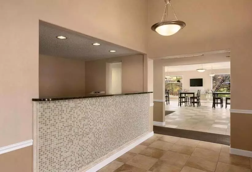 ホテル The Suite Inn