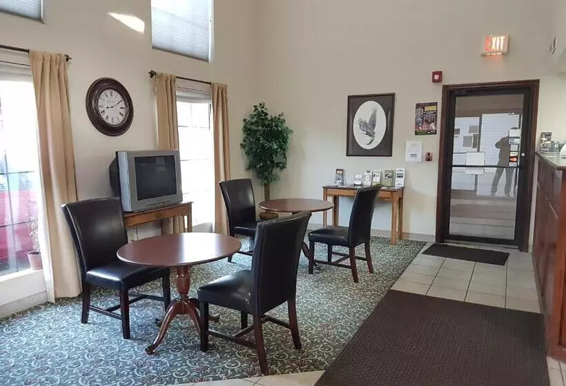 هتل Swiss Village Inn