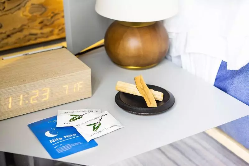 Отель The Line Austin