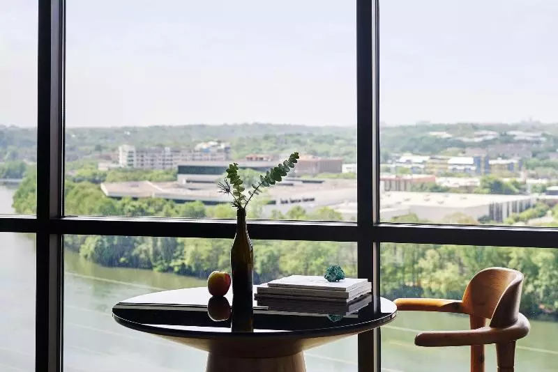 Отель The Line Austin