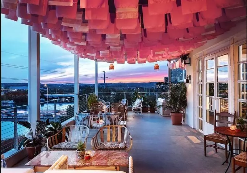 Отель The Line Austin