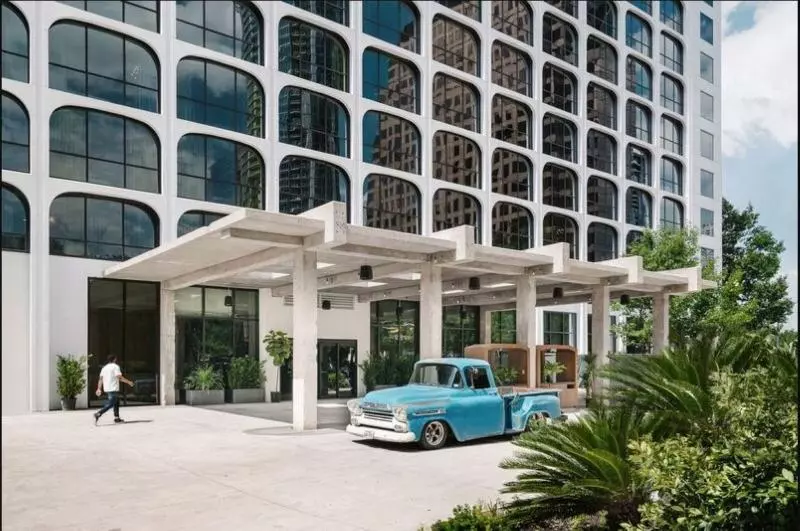 Отель The Line Austin