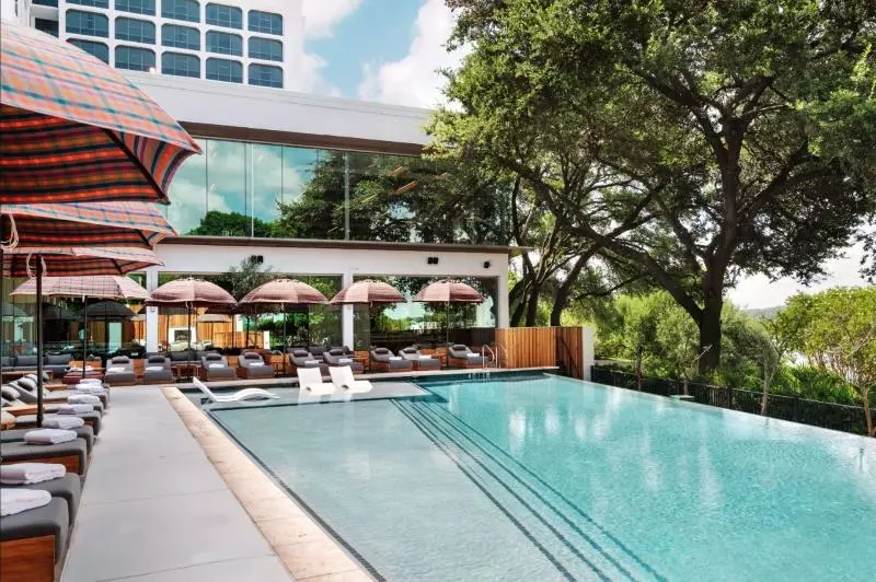 Отель The Line Austin