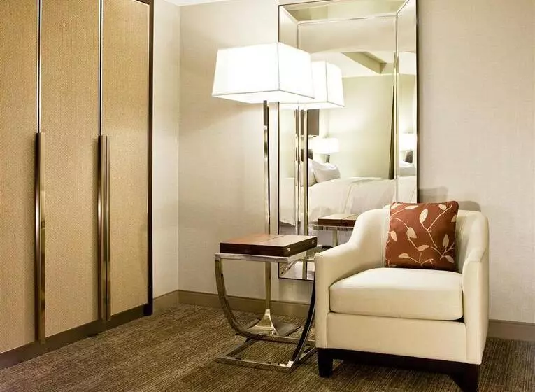 هتل The Westin Portland Harborview