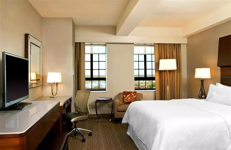 Отель The Westin Portland Harborview