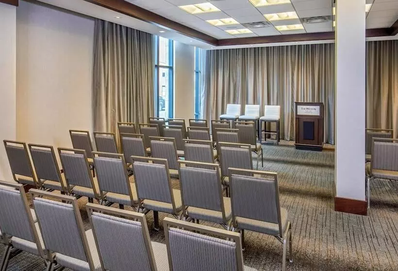 Отель The Westin Portland Harborview