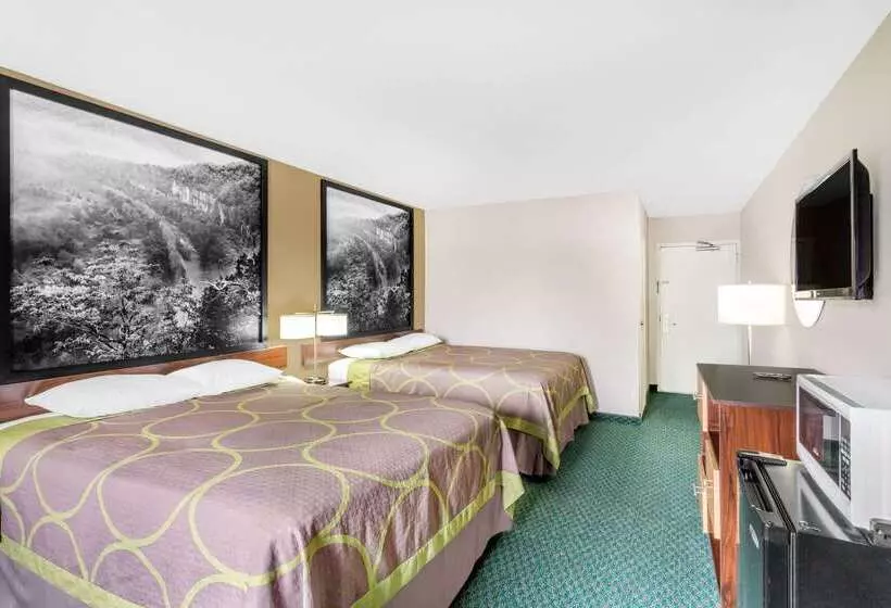 فندق على الطريق Super 8 By Wyndham Bentonville