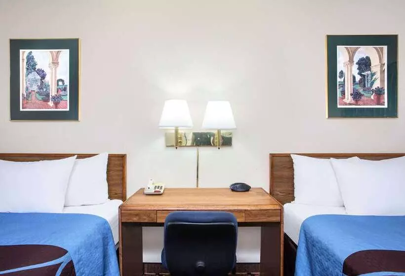 Motel Super 8 By Wyndham Douglas