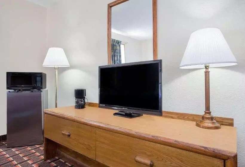 Motel Super 8 By Wyndham Douglas