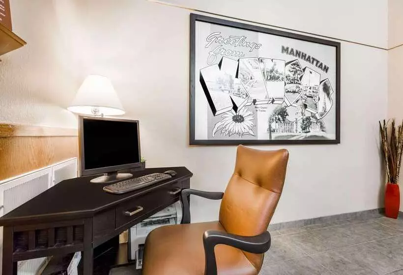 Motel Super 8 By Wyndham Manhattan Ks