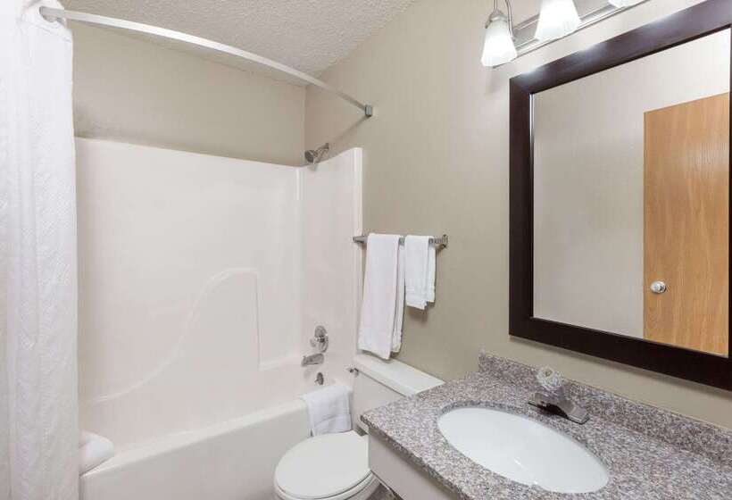 Motel Super 8 By Wyndham Manhattan Ks