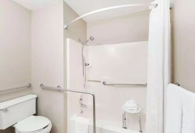 Motel Super 8 By Wyndham Manhattan Ks