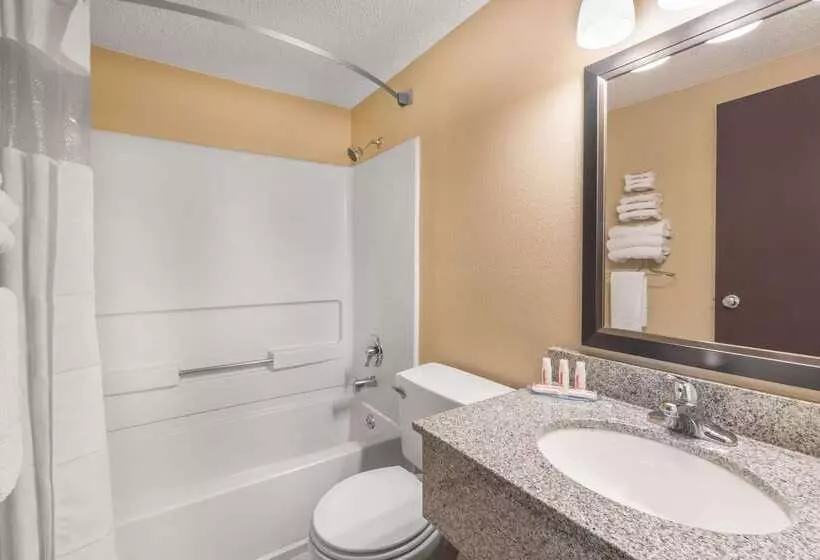 فندق على الطريق Super 8 By Wyndham Pierre Sd