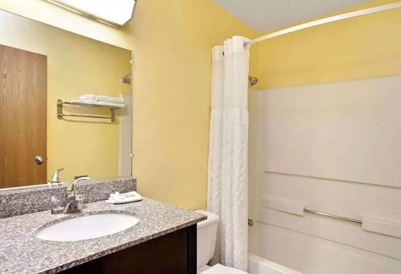 فندق على الطريق Super 8 By Wyndham Romeoville Bolingbrook