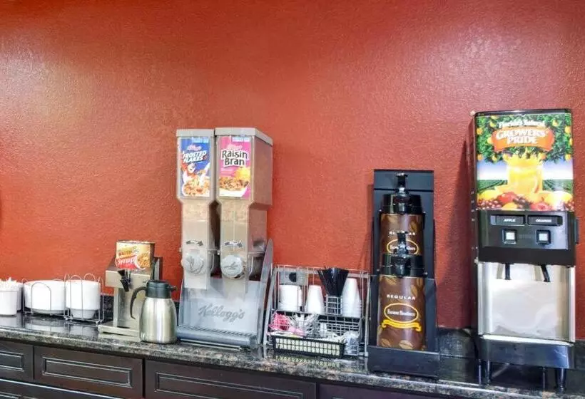 فندق على الطريق Super 8 By Wyndham Romeoville Bolingbrook