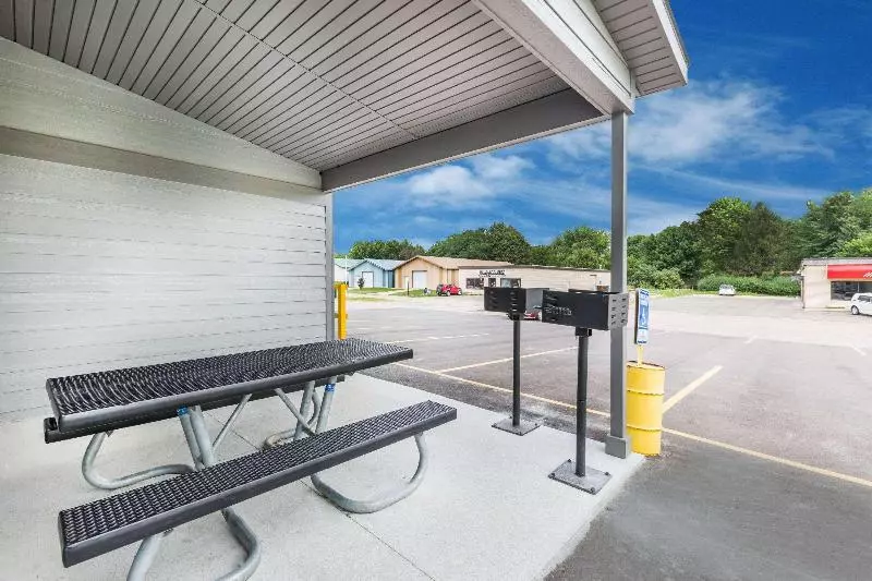 모텔 Super 8 By Wyndham Spencer